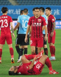  马赛主场迎战劲敌，双方激战成平各取一分