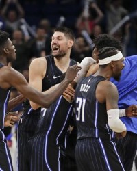  申京组织进攻盘活全队，火箭五人上双轻取魔术迎三连胜