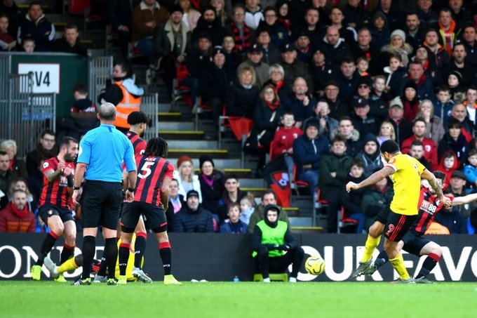  纽卡斯尔联定位球战术奏效战胜伯恩茅斯